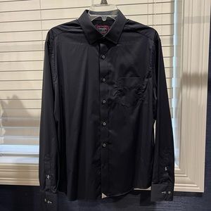 Black UNTUCKit button down casual shirt